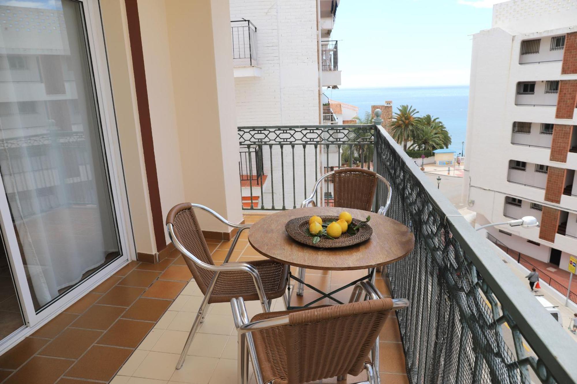 Apartamentos Latin Nerja Exterior foto